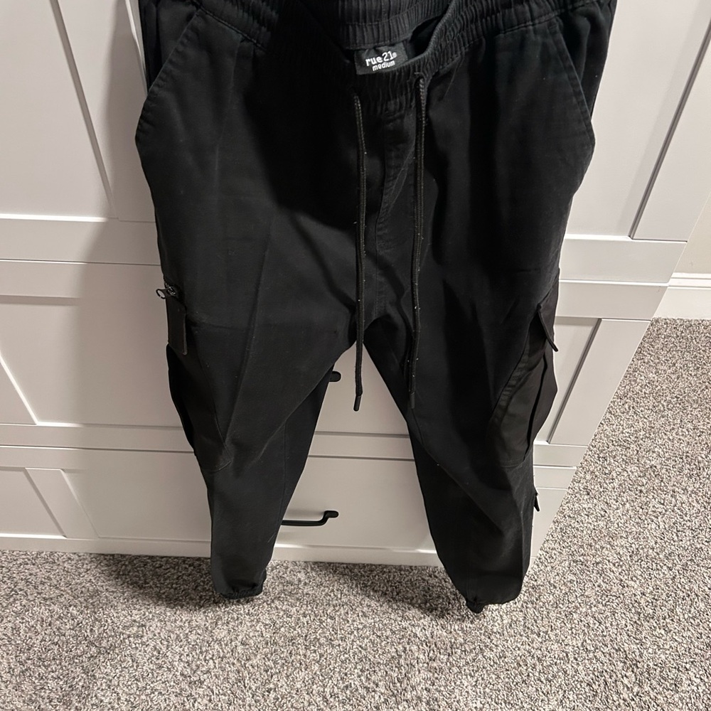 Rue 21 Men's Cargo Jogger Pants